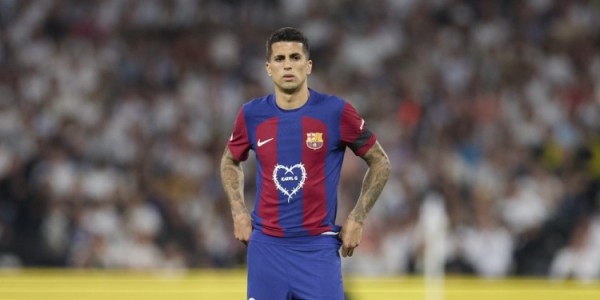 华体会APP-记者：坎塞洛将在周六抵达巴塞罗那，完成加盟巴萨的体检与签约