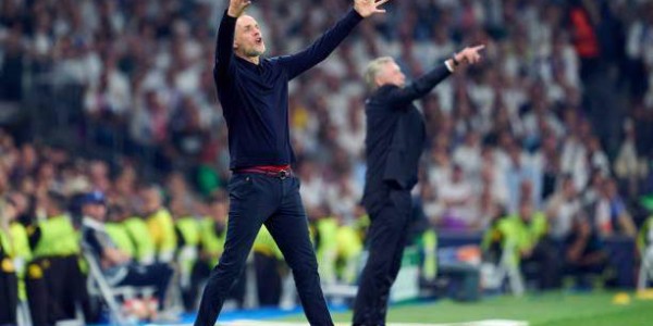 华体会体育-【观察】拜仁堆后卫自寻死路，图赫尔用废多少好棋子